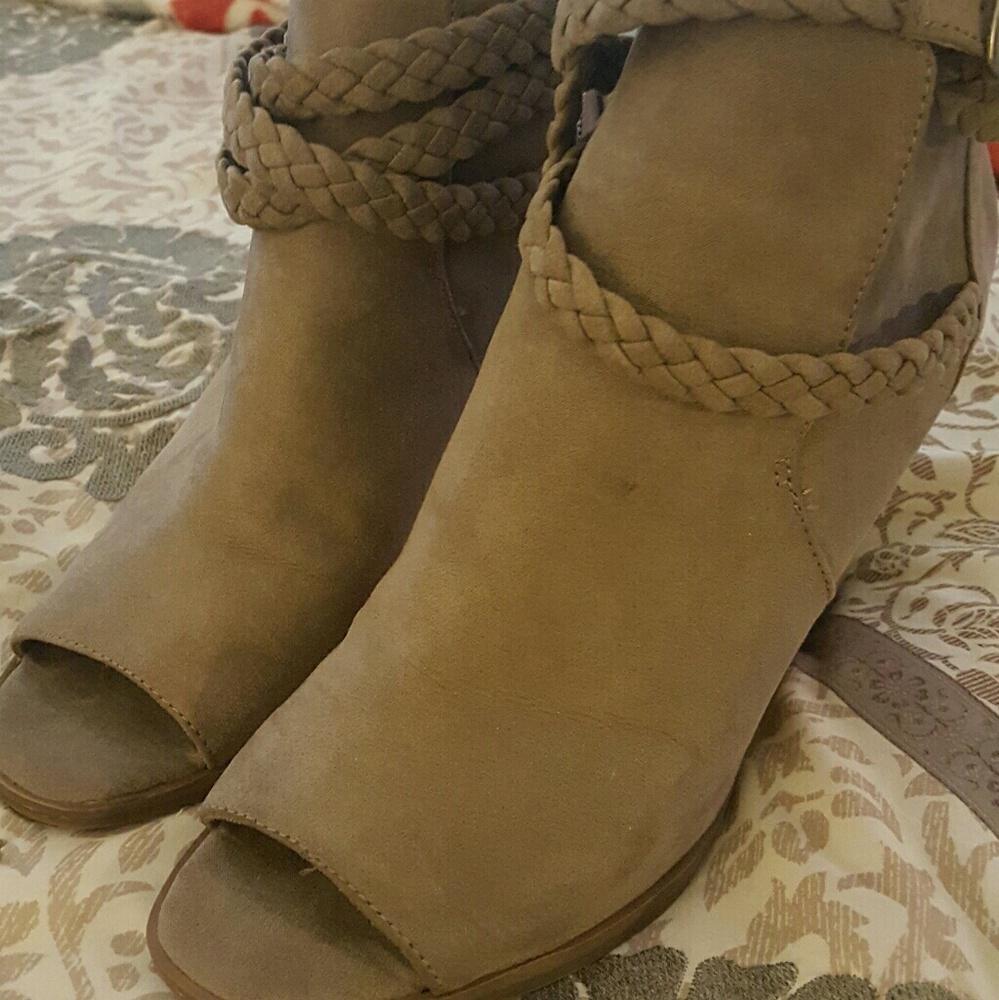 Madden girl wedge bootie